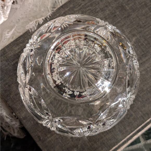 Heavy 6" Vintage Deep Hand Cut 24% Lead Crystal Rose Pinwheel Star Pedestal Bowl - Picture 7 of 8